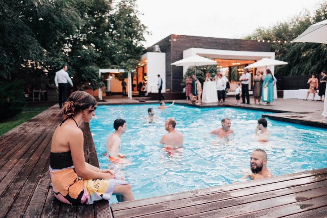 Locatiile de nunta - locatii de nunti in aer liber in natura - top locatii de nunta la padure-piscina